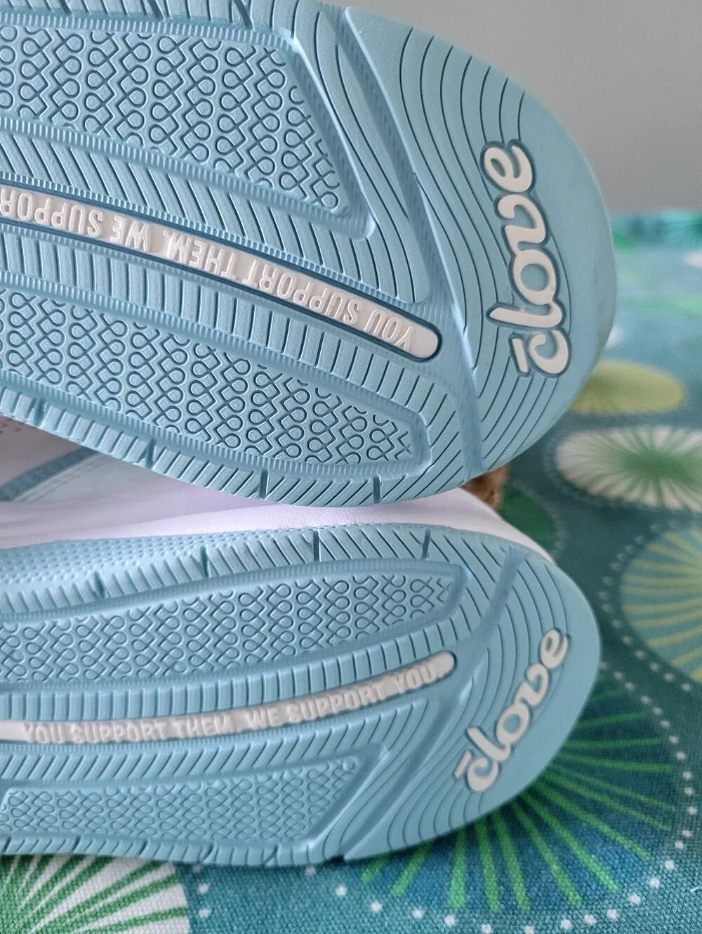 Clove Clove Women's Strada White /Brushed Aqua Athletic Lace up Shoe Size 8.5